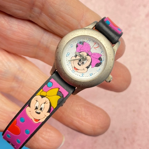 DISNEY Minnie Mouse Disney Store Ladies Girls Watch Pink Silicone Band - Picture 6 of 8